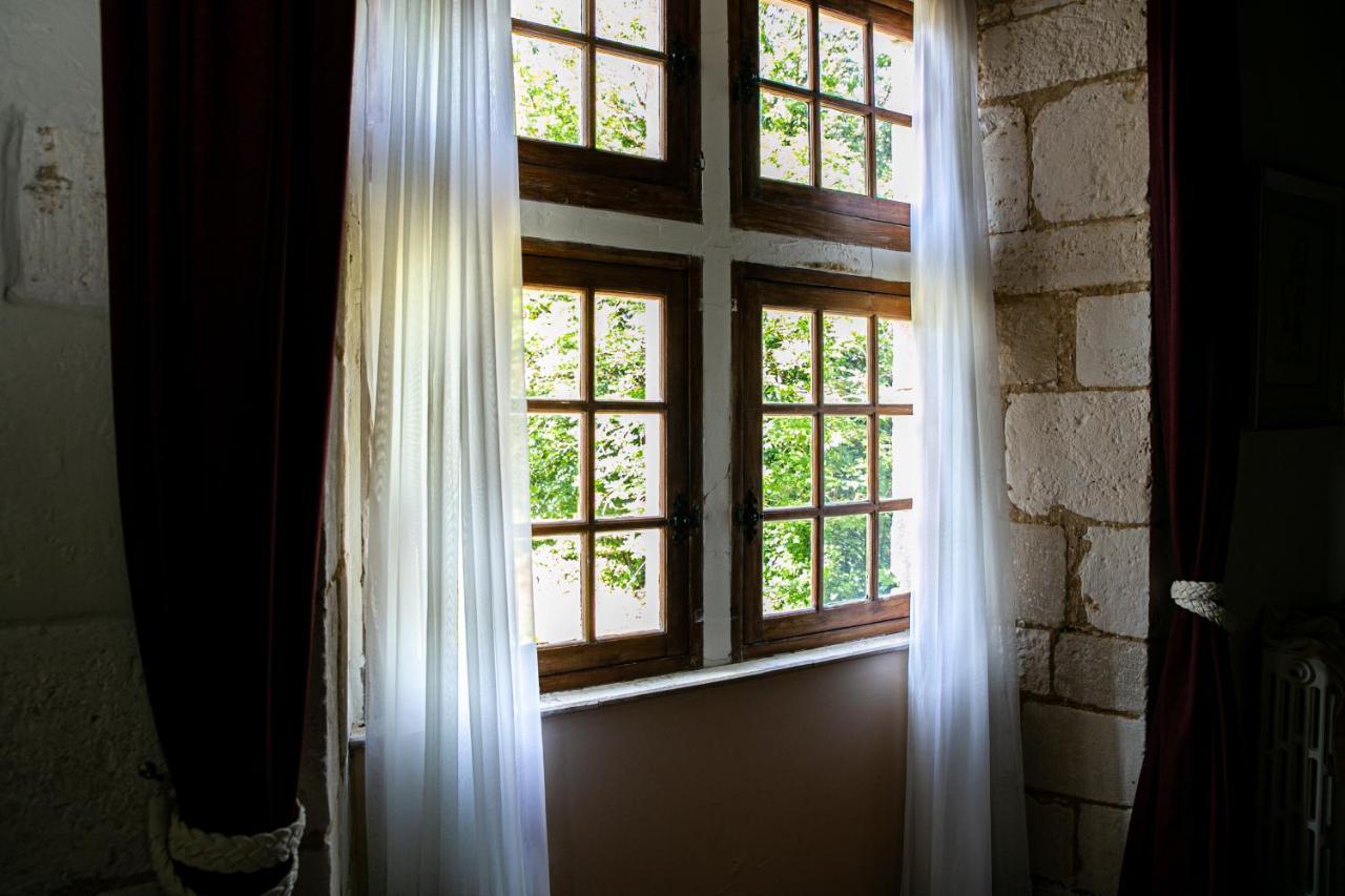 Maison Forte Perreuse Treigny Esterno foto